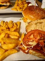 Kumru Hawaii-burger & Pommes